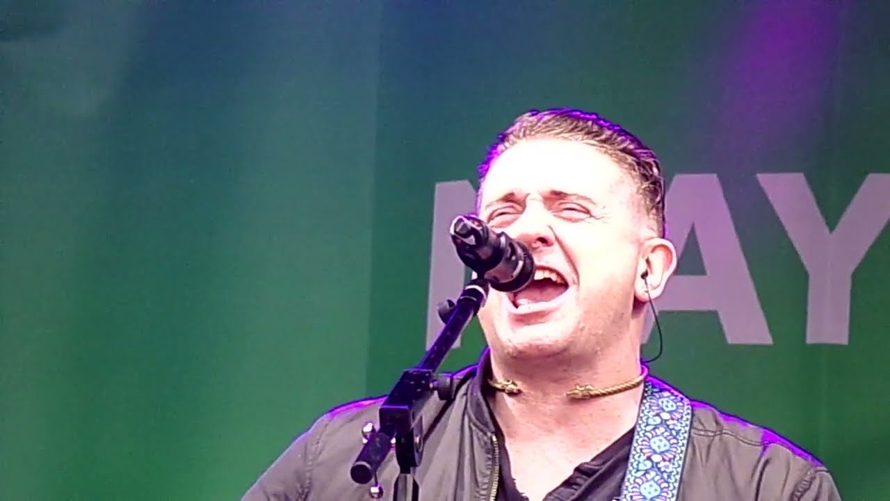 Damien Dempsey Performing Poor Paddy At The Railway at The London St Patricks Day Sun 13/03/22