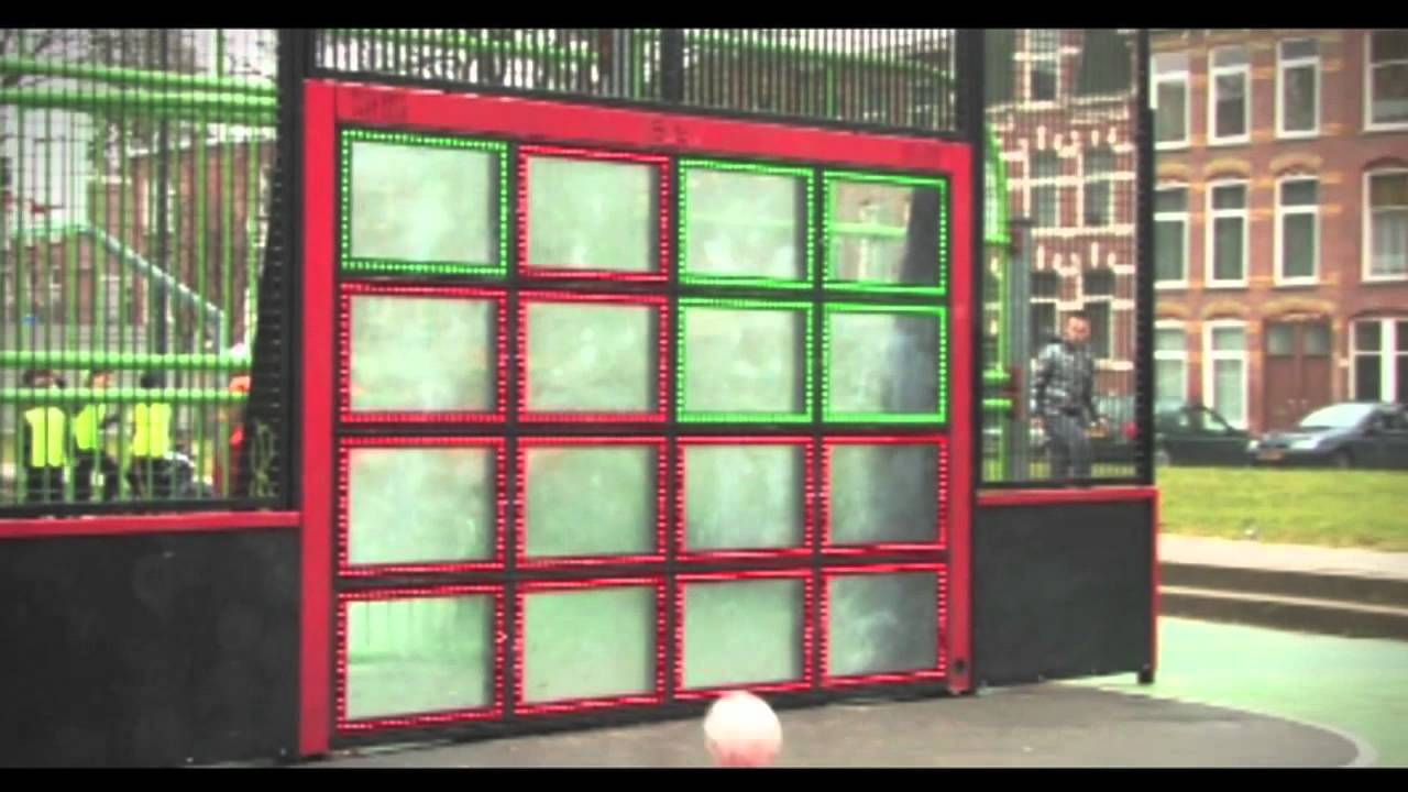 Amazing football skills on incredible football wall Sutu !