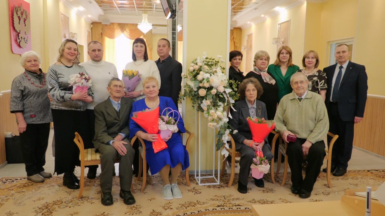 Пять серовских пар удостоены знака отличия Свердловской области #серовтв #серов