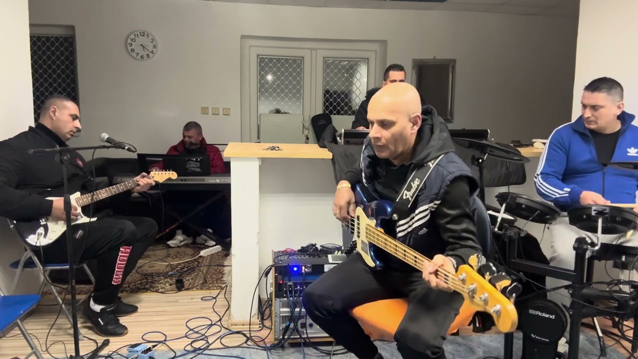DAXON SLADAČIKY