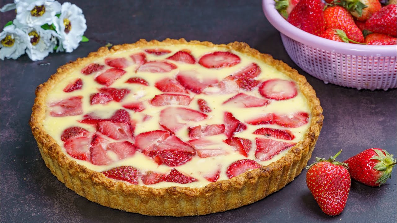 Ленивый пирог с клубникой 🍓 на песочном тесте!!На десерт к чаю ☕🍰 !