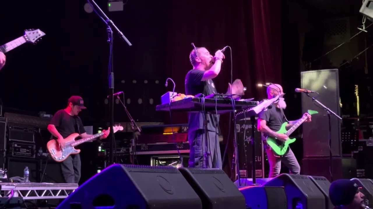 Mr Bungle-My Ass is on Fire-live in Manchester