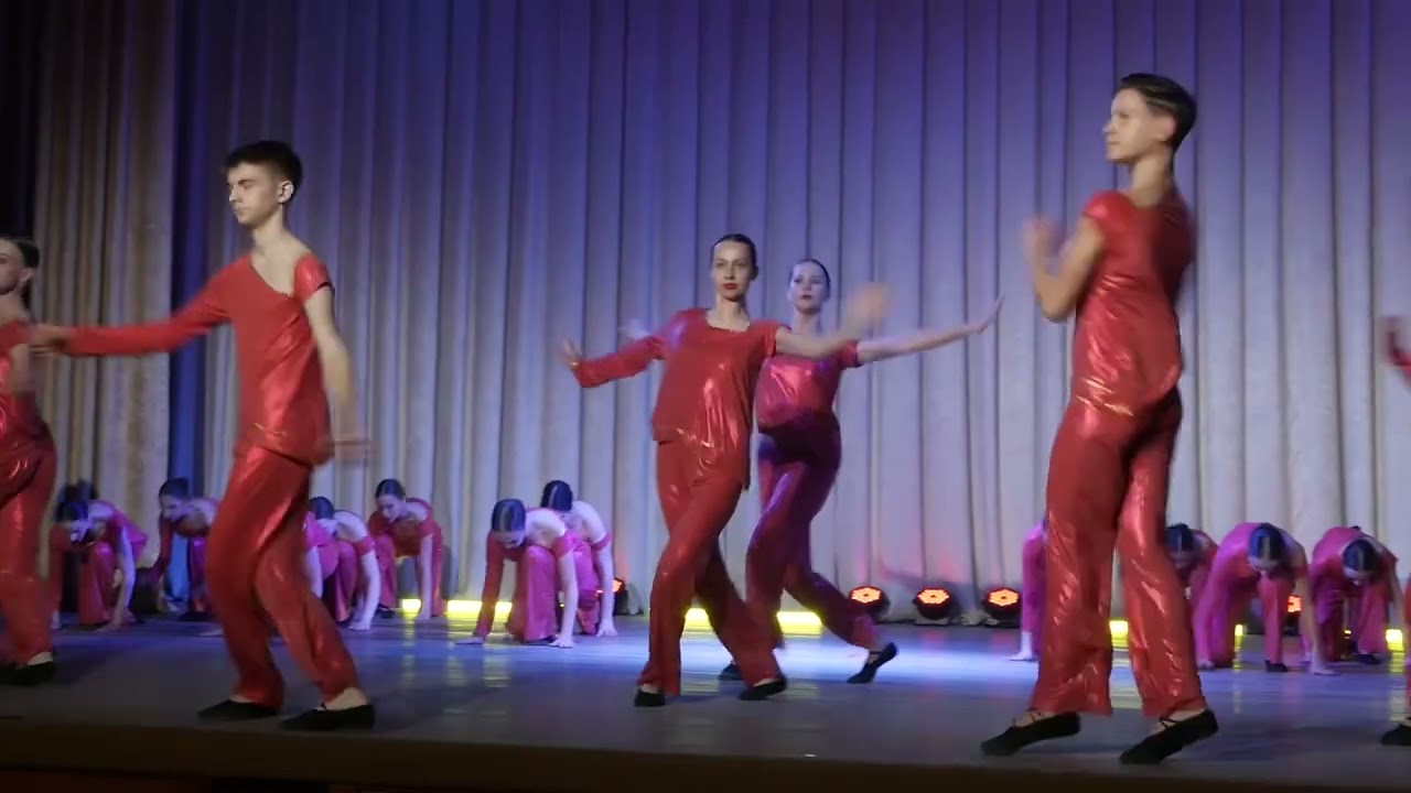 Зразковий художній хореографічний колектив «Усмішка» – Dance is Me