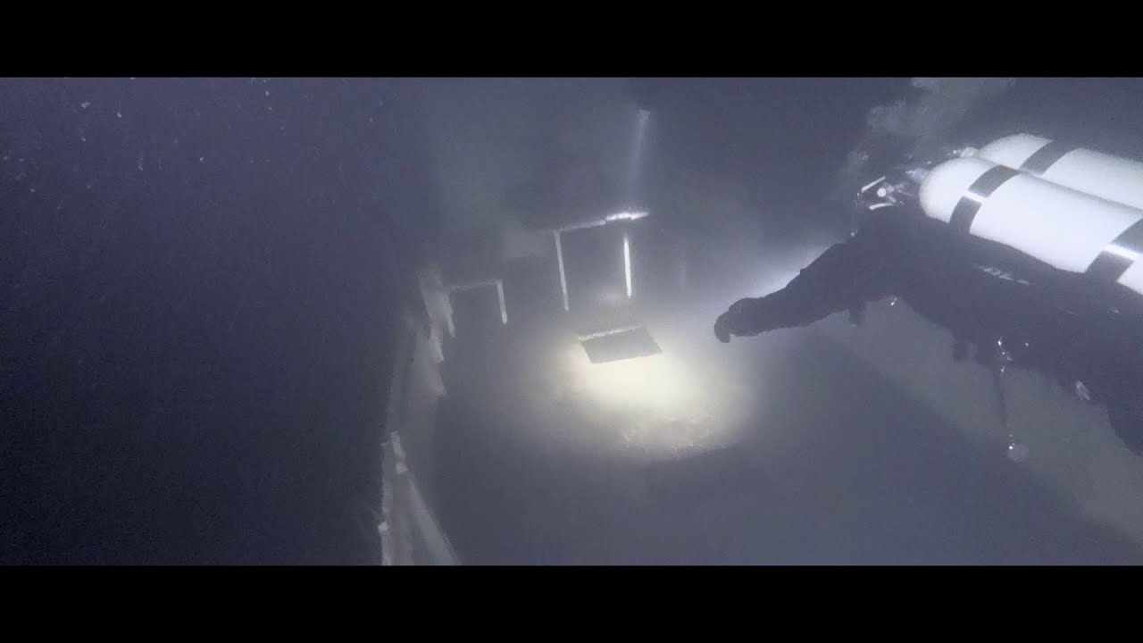 Winter diving in Poland lake Ukiel (Krzywe)