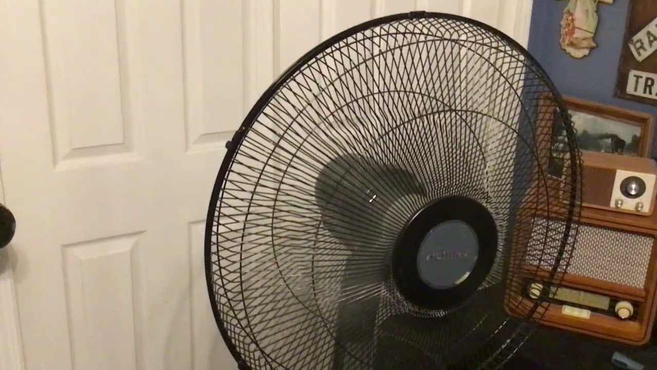 February 13, 2026 my Holmes 18 inch stand fan with 3 banana phone 📞 blades 3 of 1