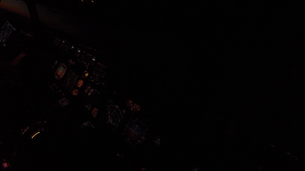 Approach SCQ 737-800