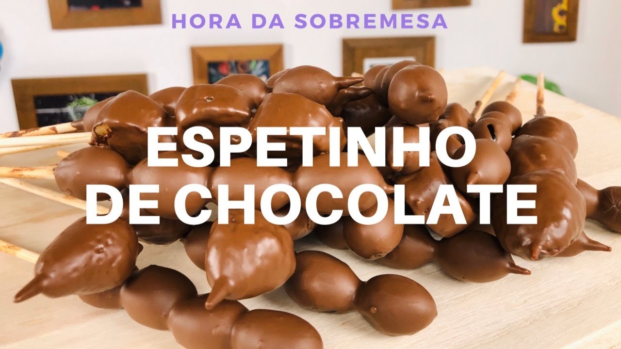 ESPETINHOS DE FRUTAS COM COBERTURA DE CHOCOLATE