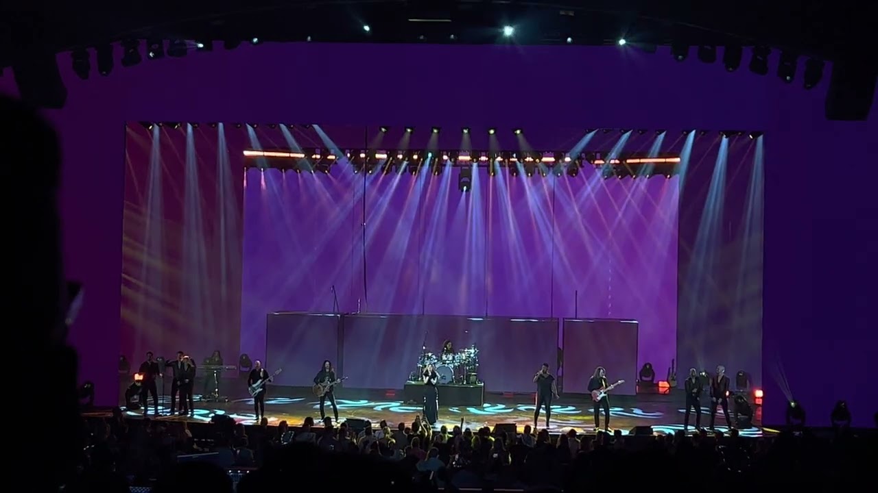 Shania Twain - Not Just A Girl (Live from Let's Go! Las Vegas 08/26/22)