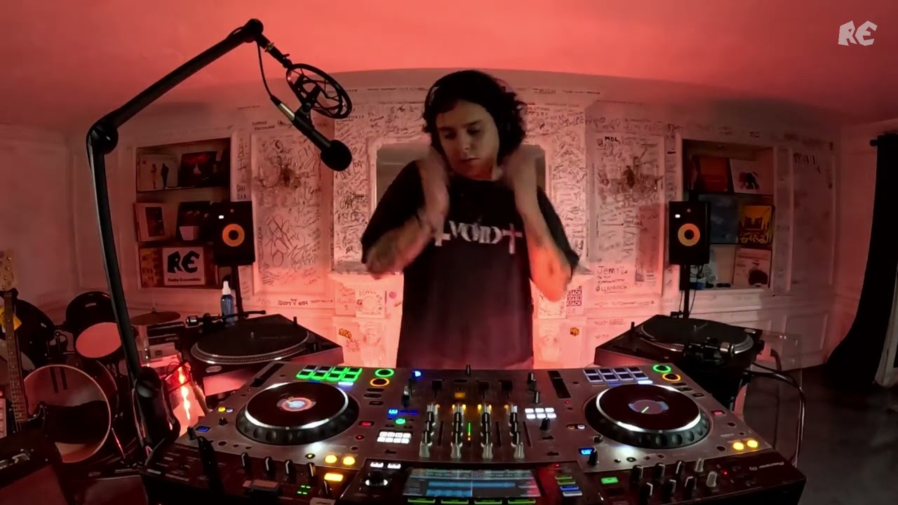 Waiffu Galerie Presents: Nodiss Respect