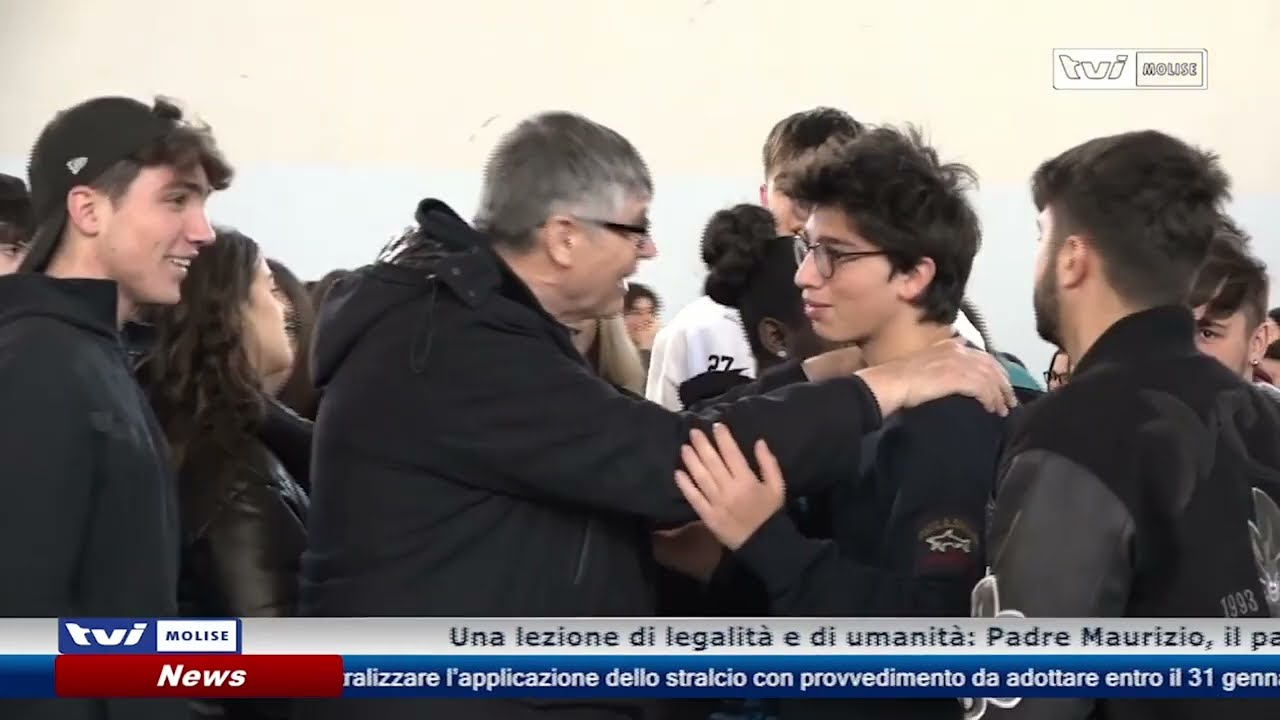 Il parroco della Terra dei Fuochi al Giordano, studenti entusiasti: 