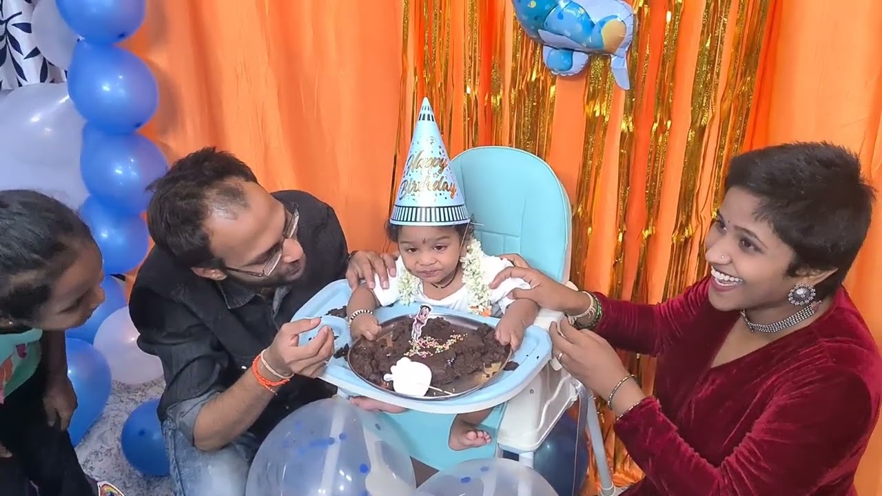 Cake smash #mommascooking #6monthsbaby #familyfriendly #memories#cousins  #sisterandbrotherlove