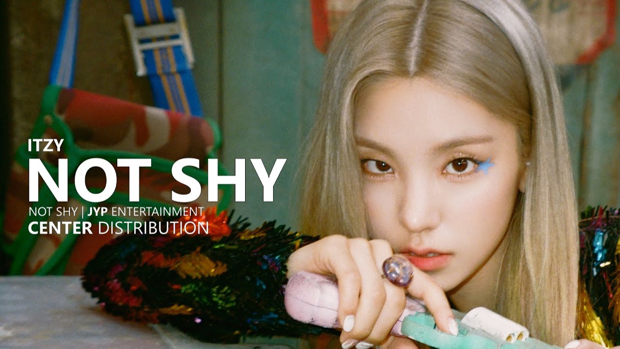 ITZY 있지 - NOT SHY | Center Distribution