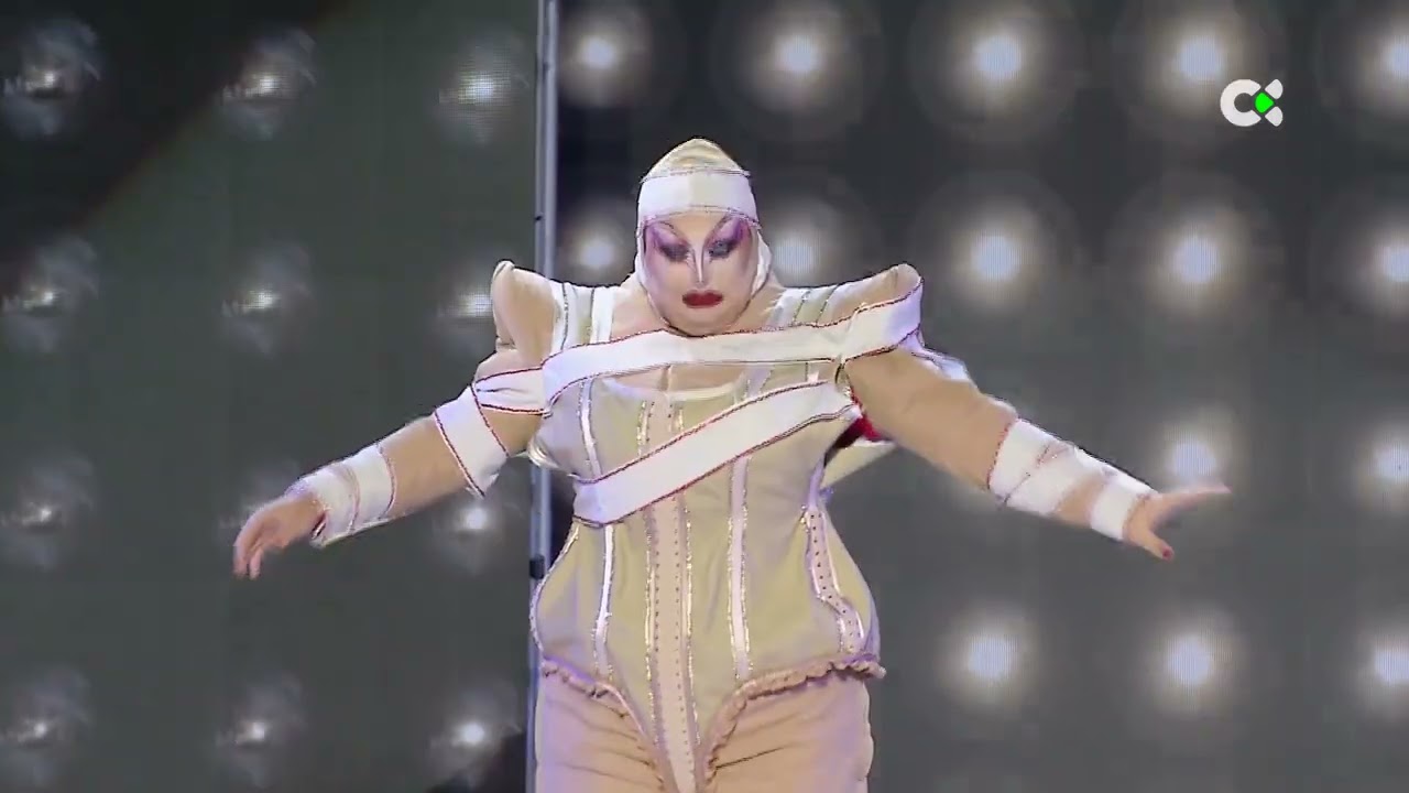 3. DRAG SEQUINS