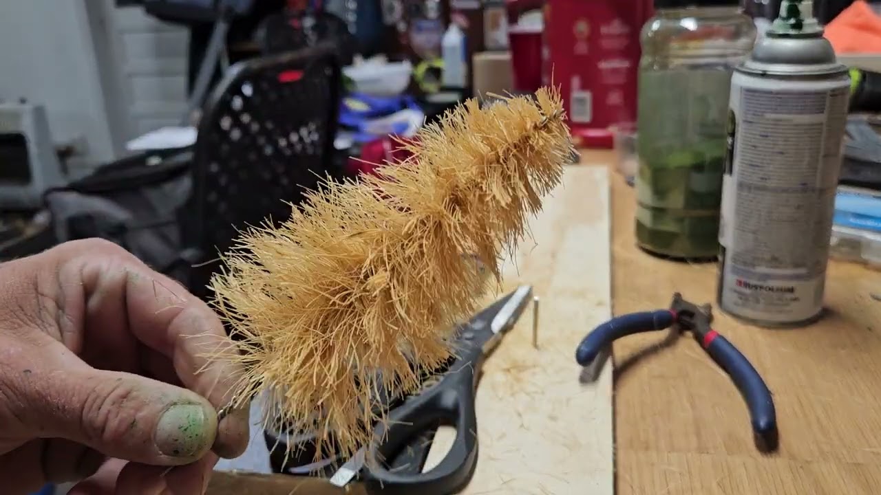 how to make ho scale trees, quick! not many supplies needed. #hoscale #howto #howtomake #trees.