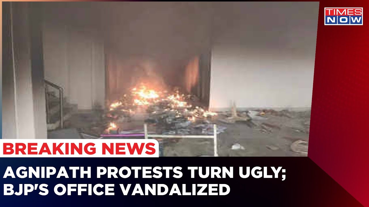 Agnipath row | Protesters in Bihar's Nawada set BJP's Office on fire, attack on MP's car | Times Now