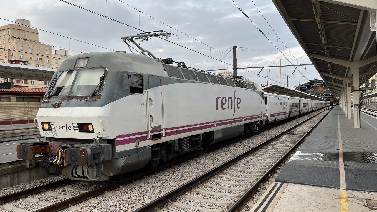 Maniobras de los Talgo VI de los viernes en Valencia-Estació del Nord