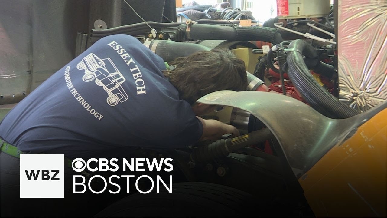 Essex Tech student comes to the rescue of broken down school bus in Danvers