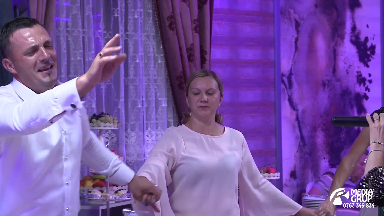 Super Sarba Live Cu Cristina Simion Vino Bade Serile / Nu-ti Uita Cararile