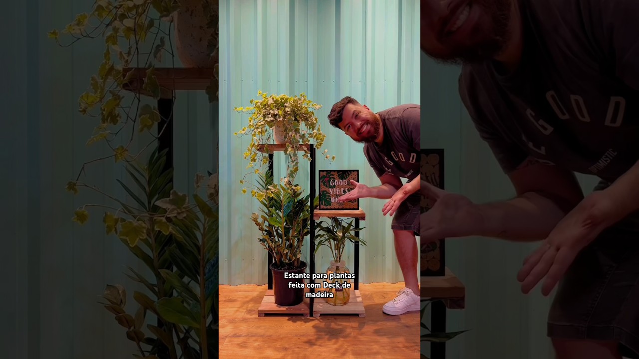 Fa&ccedil;a Voc&ecirc; Mesmo, estante para plantas com Deck de madeira.