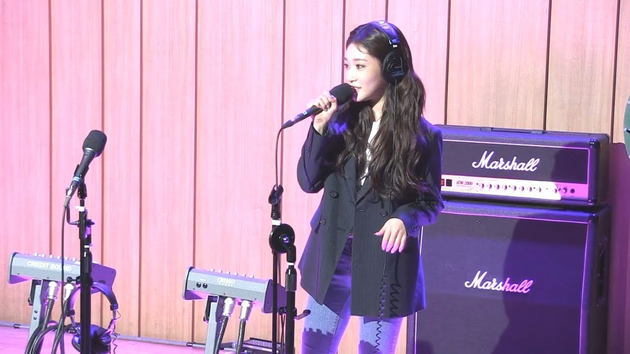 180118 청하(Chung Ha) - Roller Coaster(Live)