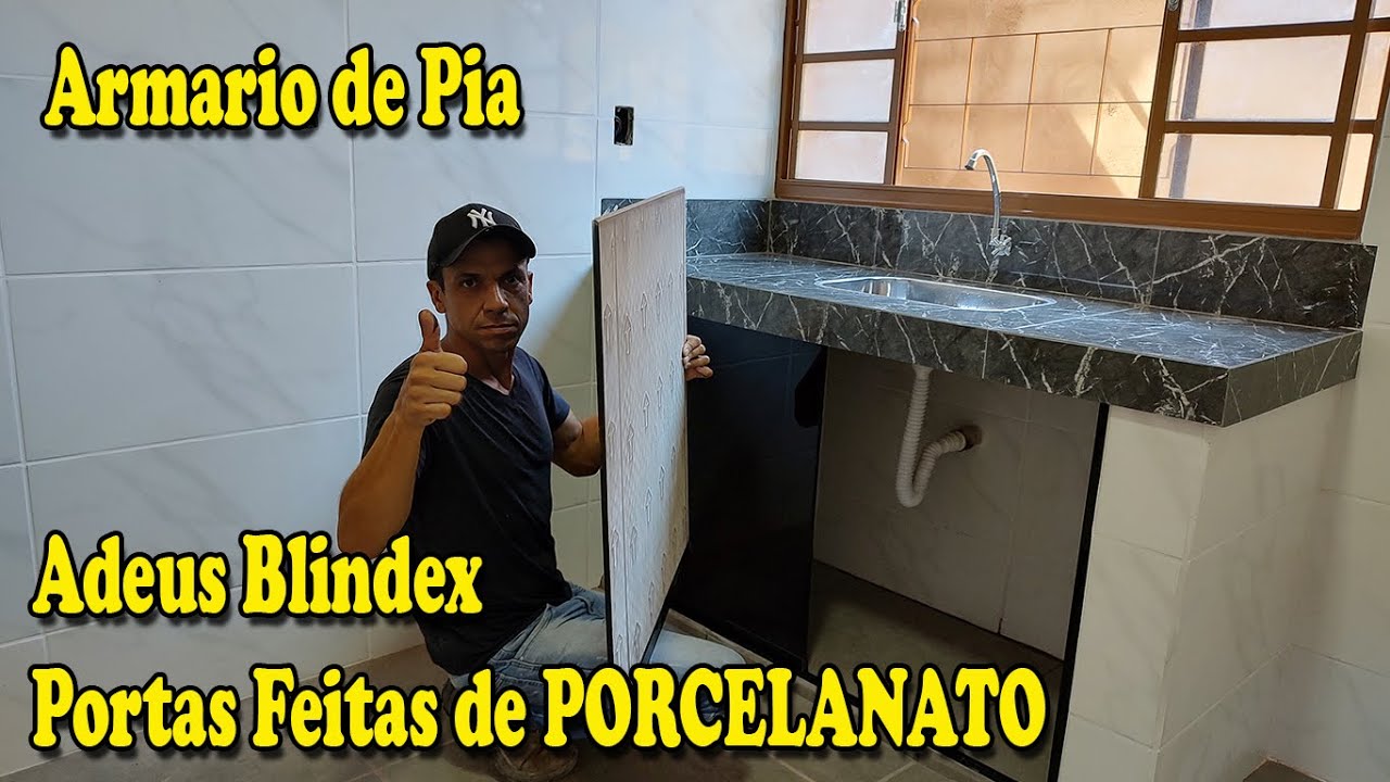 Armário de Pia com Portas de Porcelanato