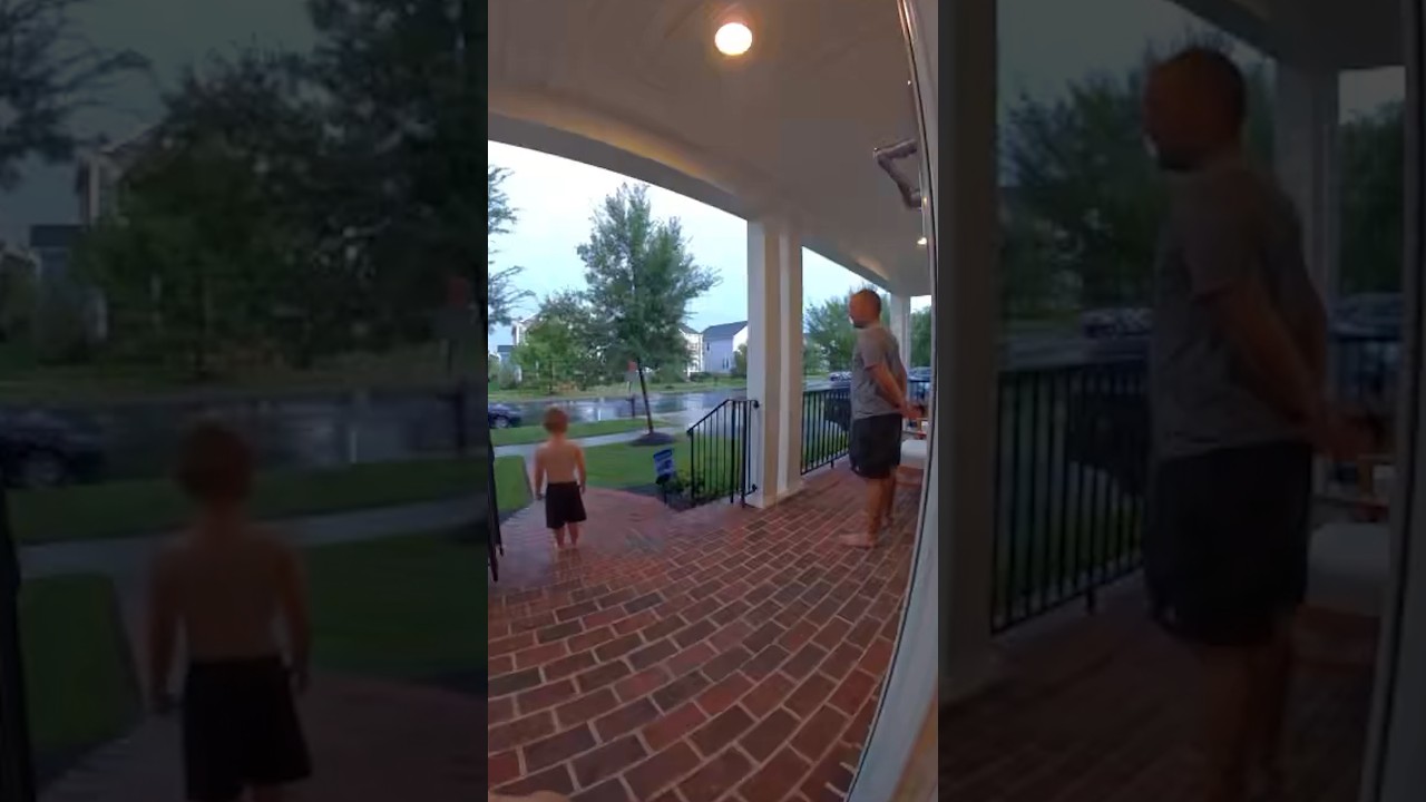 Ring camera captures thunder clap after dad's warning