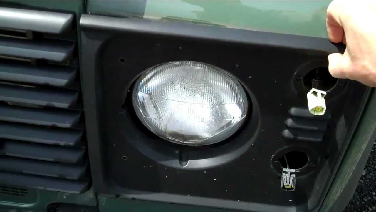 Crystal Halogen Headlight Upgrade in Land Rover Defender Classic