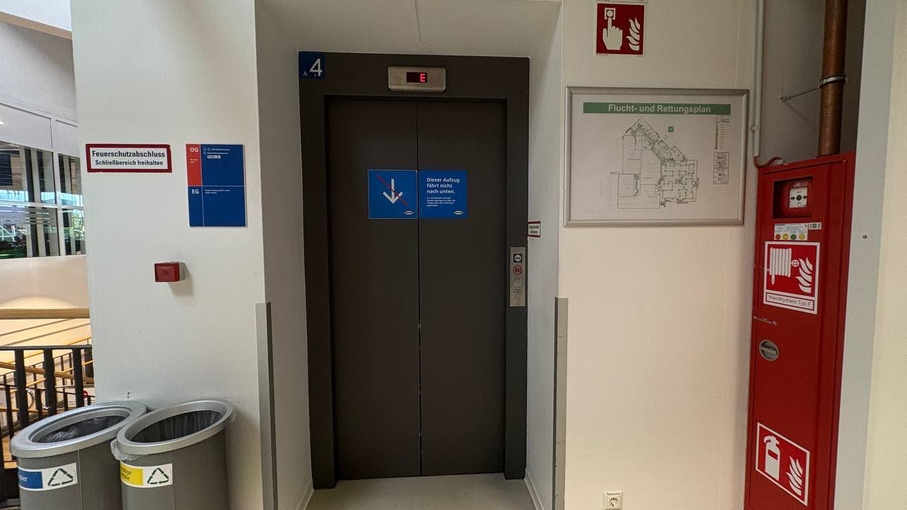 1994 Hübschmann (mod.) hydraulic Elevator (1) at IKEA in Kassel