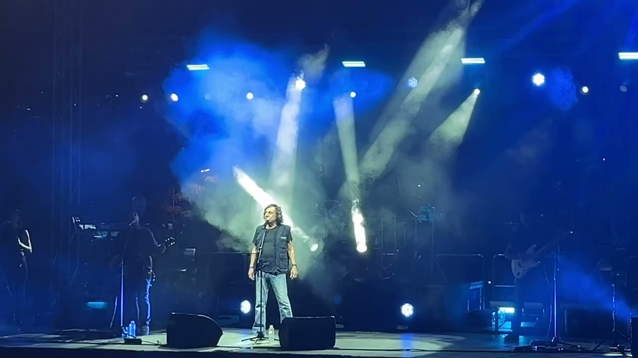 Βασίλης Παπακωνσταντίνου - Χαιρετίσματα live Θέατρο Ε.Η.Μ Φρόντζου Ιωάννινα 13/9/25