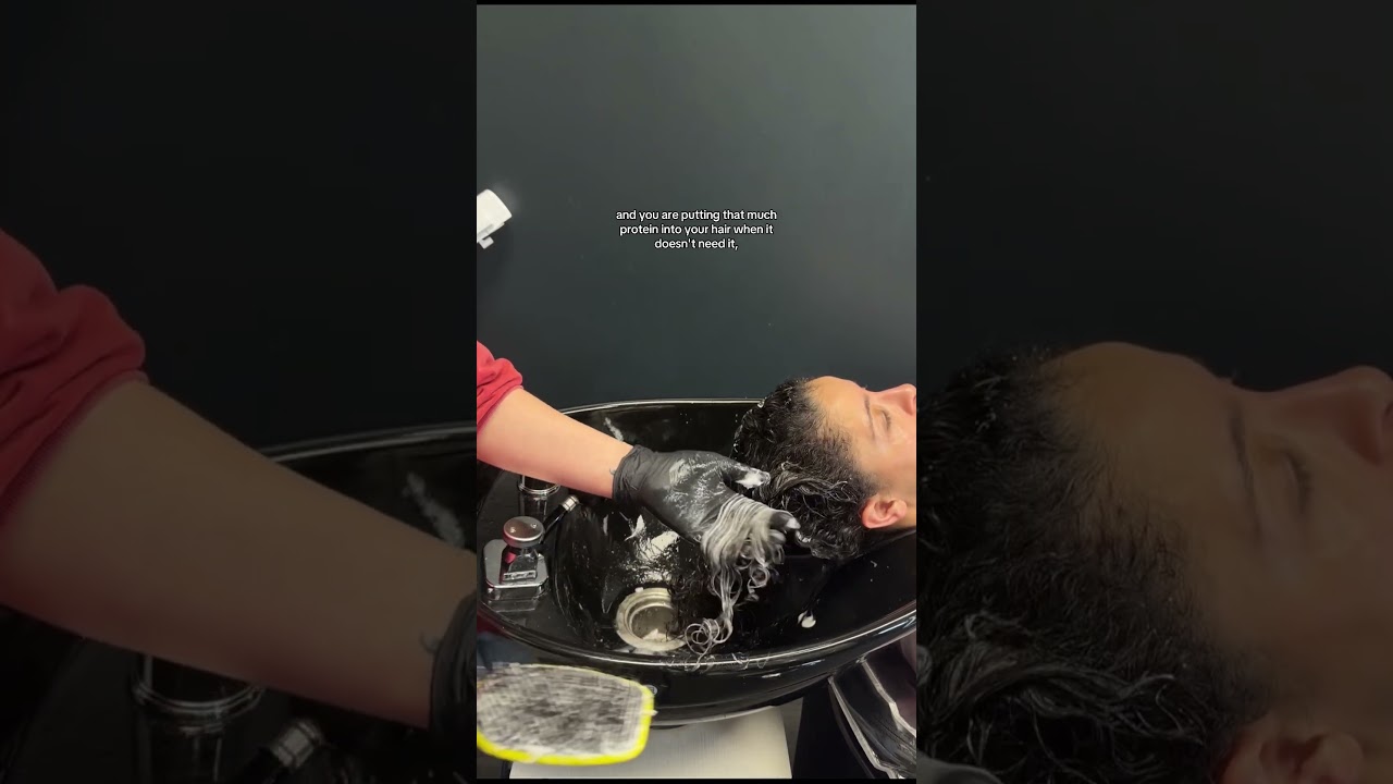 #hairtok #curlyqueen #hairstyle #haircutting #curlconfidence #hairsalon #hairstylist #scalp #oiling