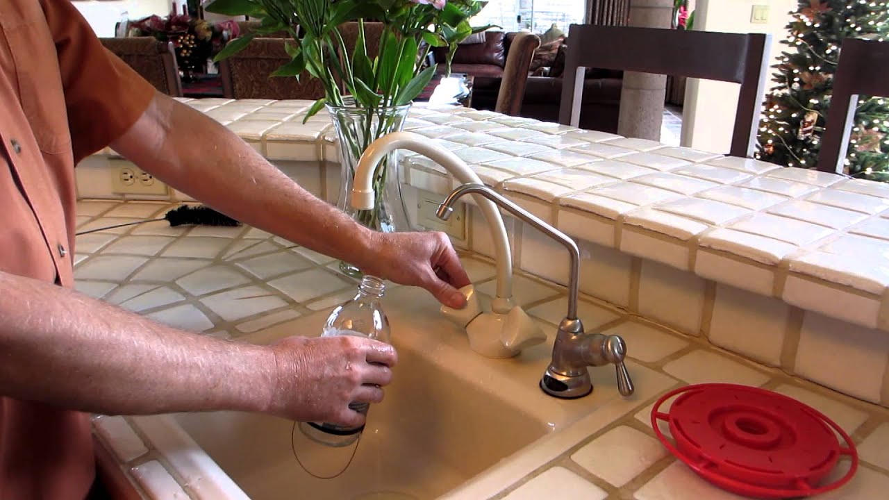 Cleaning your HummerMagnet Hummingbird Feeder