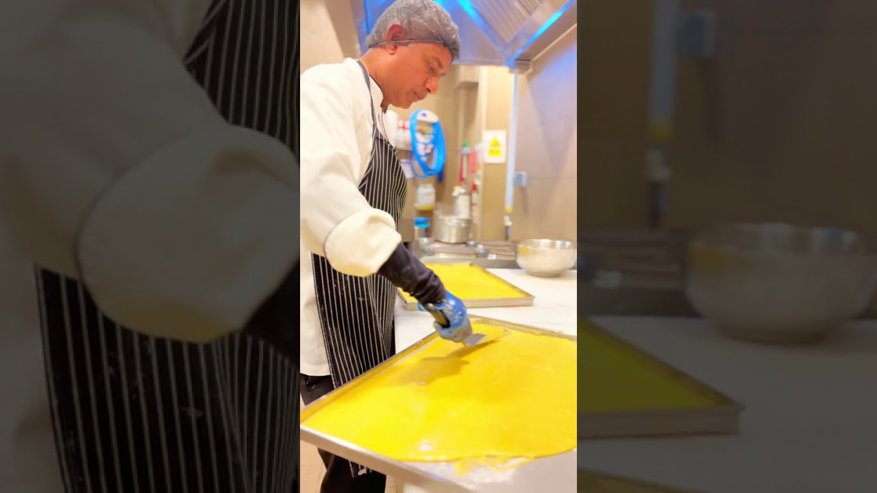 How a Honey Cake is made..