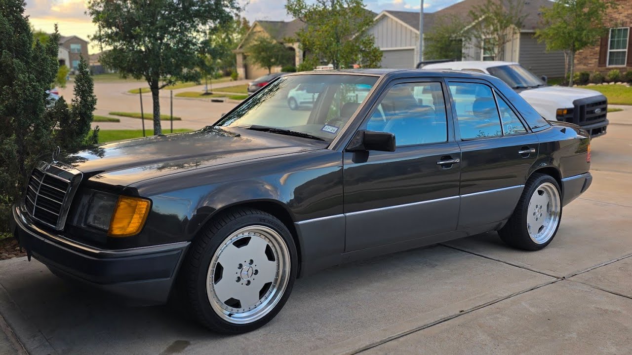 1992 W124 300E 2.6 POV Night Drive after front end refresh