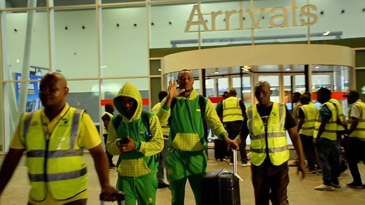 TAZAMA ALICHOKIFANYA MWAMNYETO BAADA YA KUTUA/WACHEZAJI WA YANGA WATUA KIBABE KUIMALIZA JS KABYLIE..