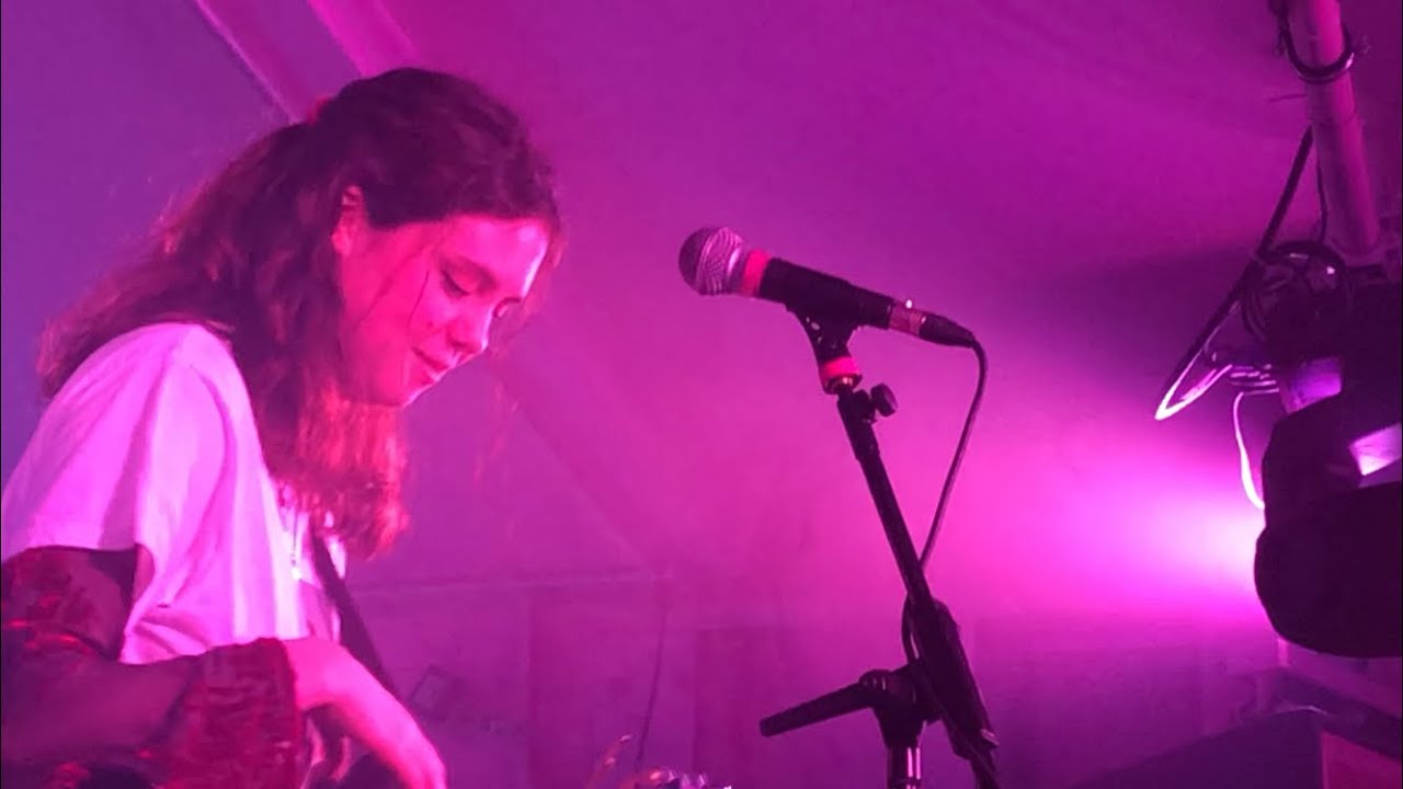 Matilda Mann - The Loch Ness Monster (Live @ YES, The Pink Room, Manchester)