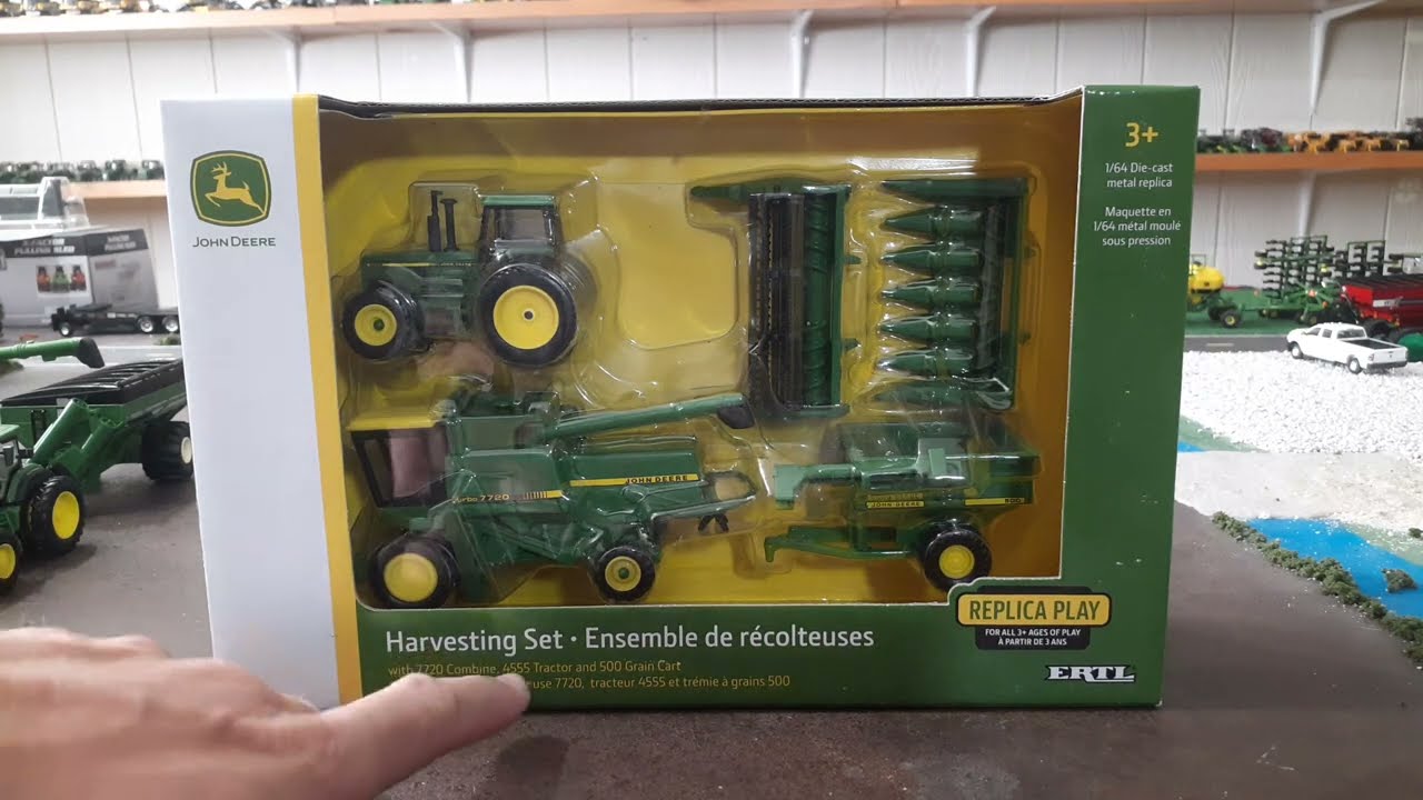 1/64 John Deere Harvesting Set Review With 7720 Turbo Combine, 4555 Tractor, and 500 Grain Cart