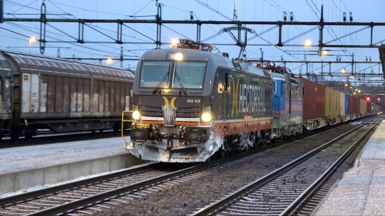 Trains in Avesta Krylbo - Winter in Dalarna