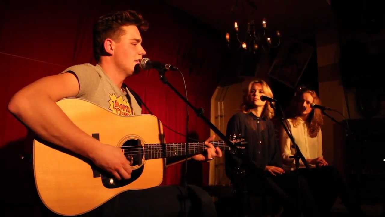 Douwe Bob - Standing Here Helpless