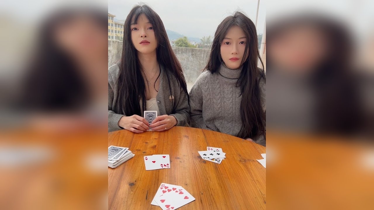 趣味游戏 这么冷的天气，要暖被窝的@沙雕大学生 @沙雕表妹