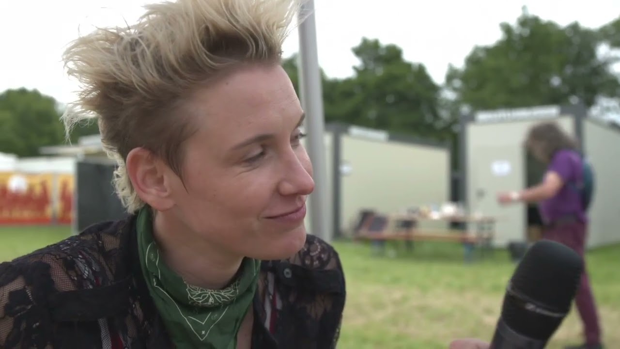 Schönhoff LateNight-Talk & Punkrock- Deine Cousine im Interview 
