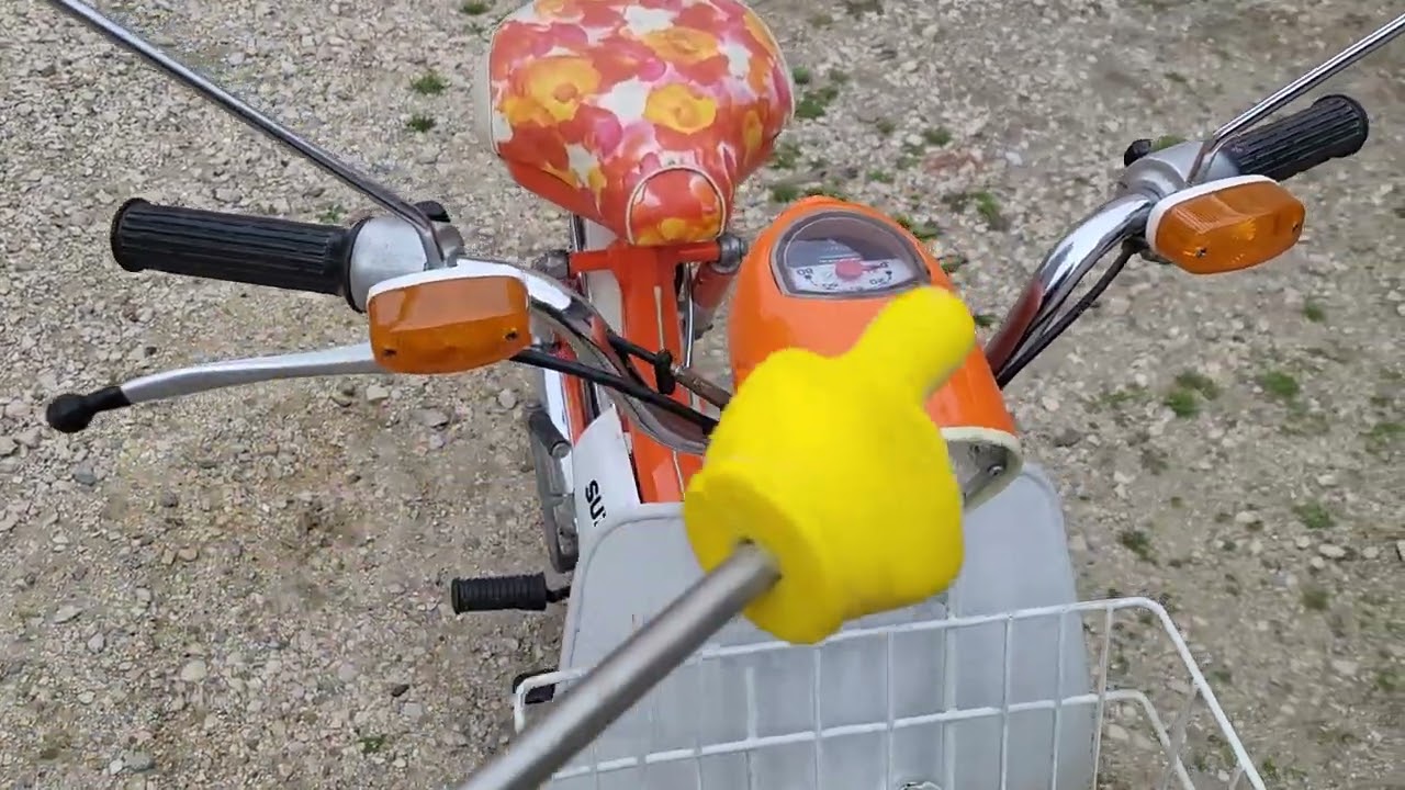 Suzuki m50 orange Laurent japon L'atelier 84 cyclos France Vaucluse 