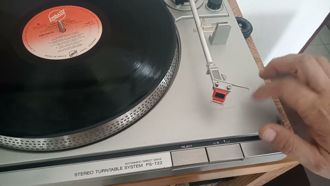 Tornamesa. Retroalimentaci&oacute;n ac&uacute;stica por vibraci&oacute;n. Ruidos molestos. C&oacute;mo mejorar sonido.
