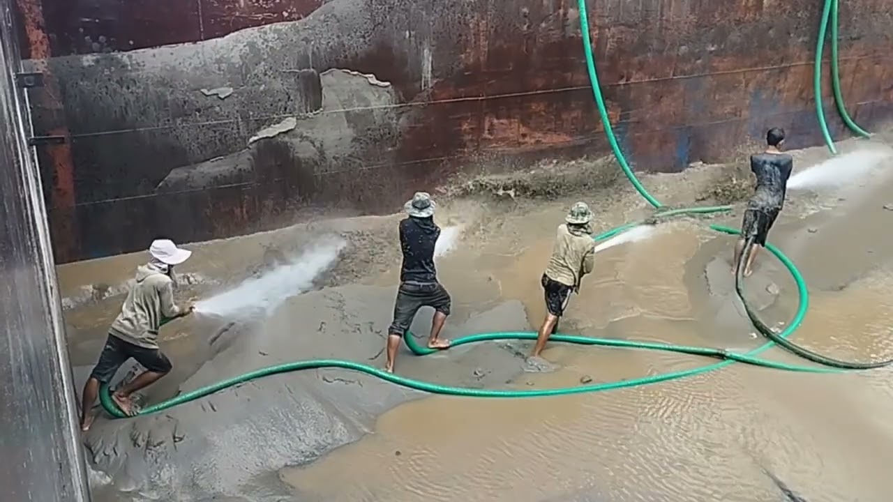 បូមខ្សាច់នៅក្រុងភ្នំពេញ🇰🇭