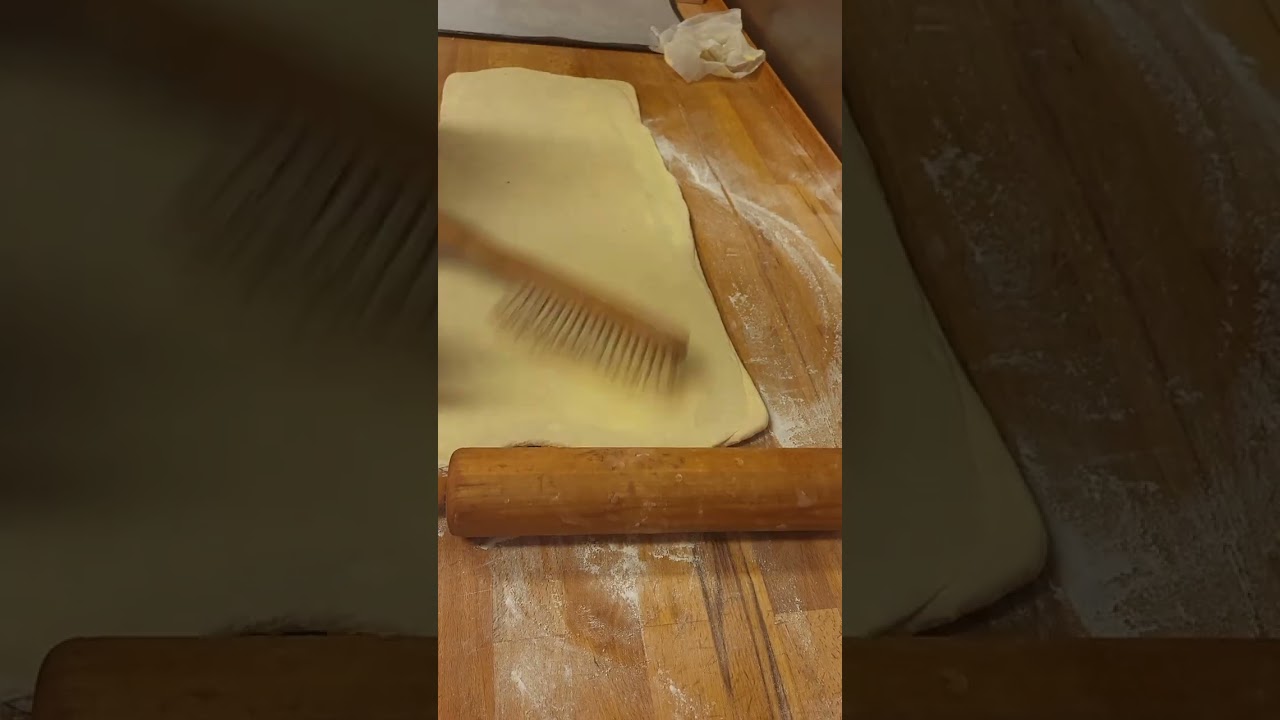 Sådan rulles en Wienerdej /How to make Danish Pastry.