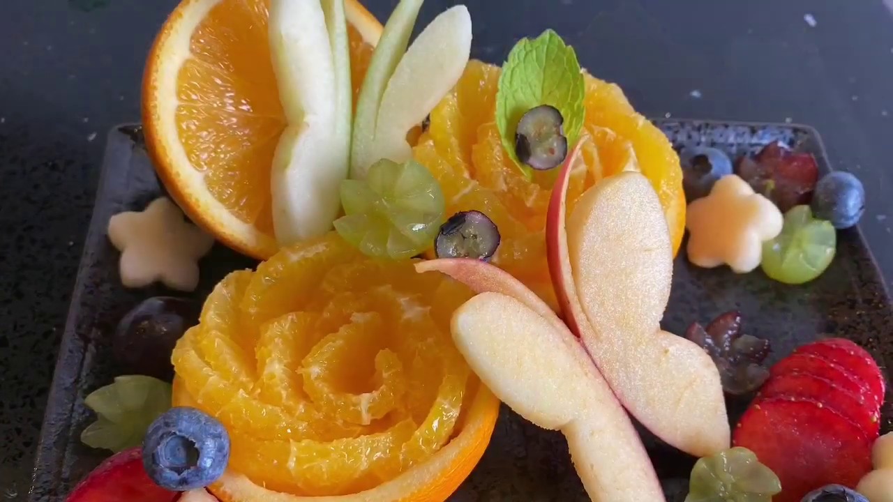 【簡単フルーツカット】リンゴの蝶の作り方　便利なフルーツカット　アップルバタフライ　 How to make apple butterfly 　Easy fruit cut　解説バージョンです。