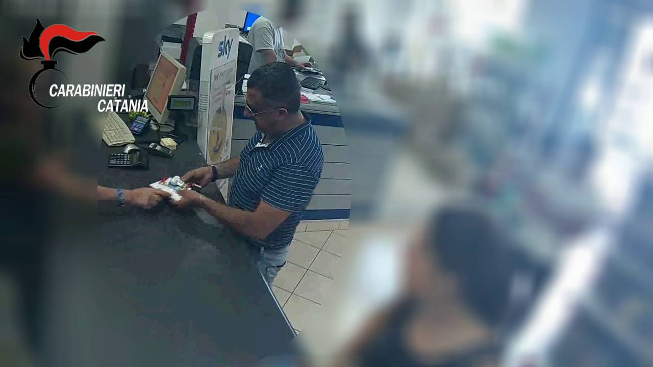 video estorsione commerciante catania 05/07/2016