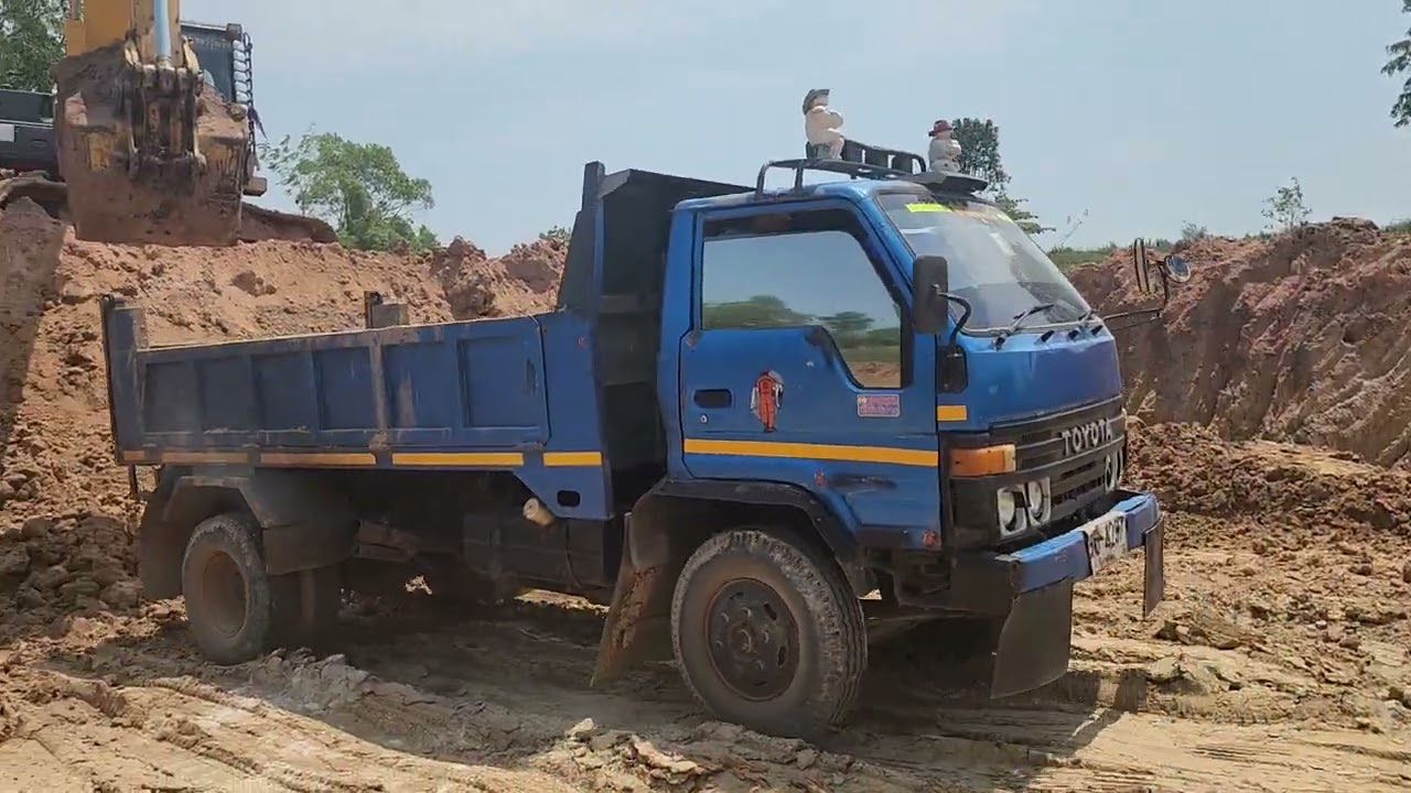 Toyota ไดน่า 115 คือแรงแท้ Excavator Loading Truck