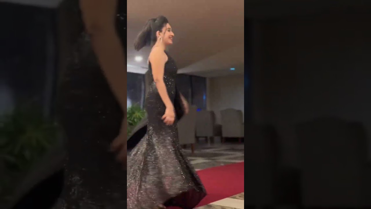 දුටුවන් නෙත් වශී කරන එයා ❤️😘😍 | Sri Lankan Actress Peshani Ekanayake #shorts #fashion