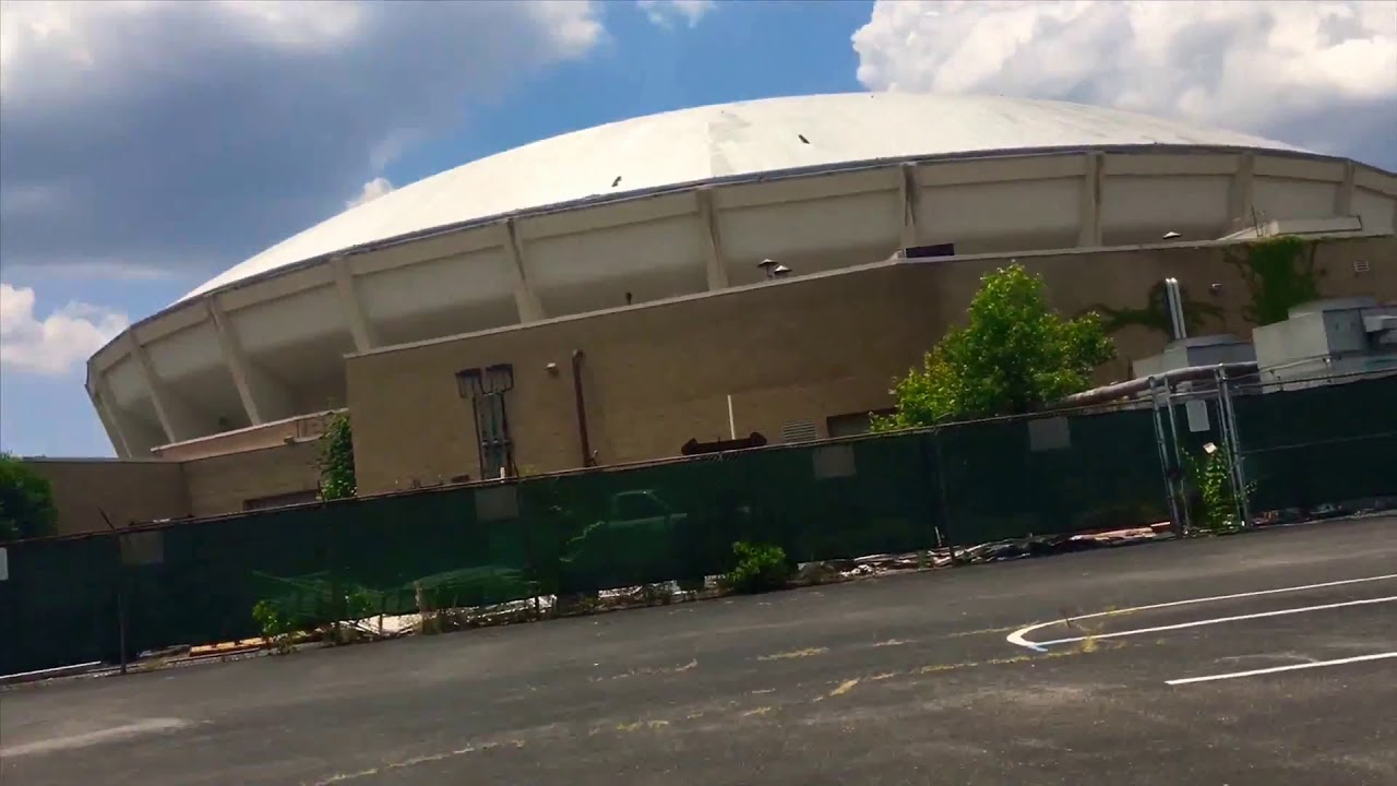Exploring Abandoned Mid south Coliseum, Memphis Tn