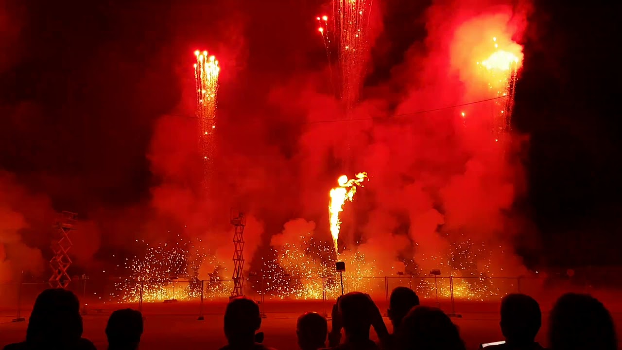 Mascleta vertical nocturna - Elche 5-8-2019